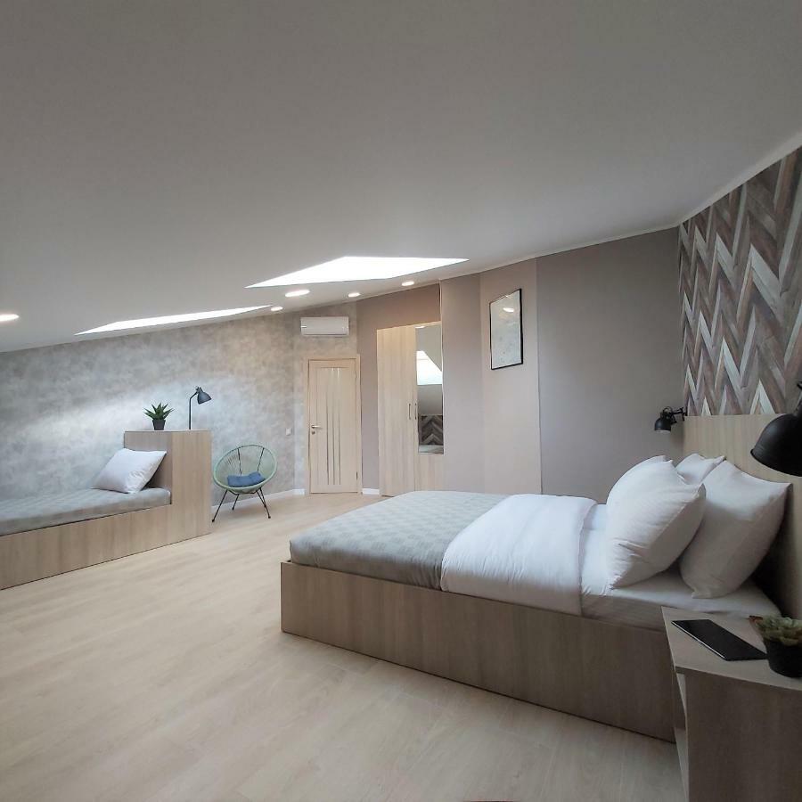 Two-Bedroom Apartment Near Forum לבוב מראה חיצוני תמונה