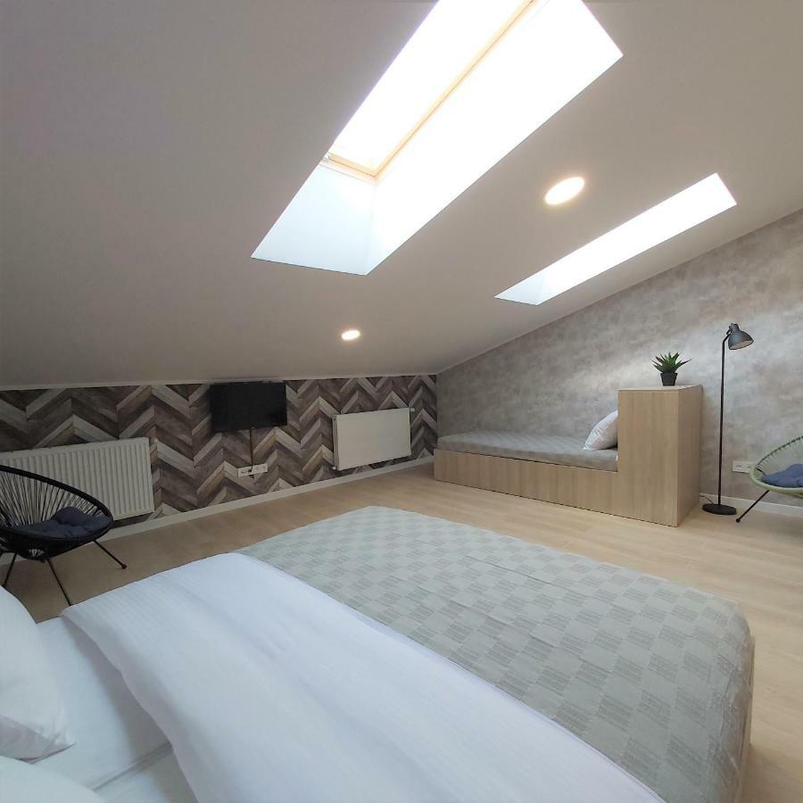 Two-Bedroom Apartment Near Forum לבוב מראה חיצוני תמונה