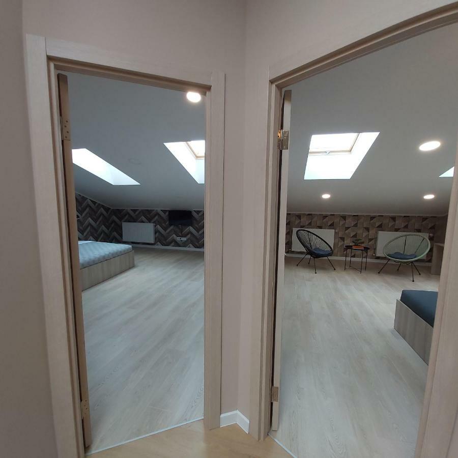 Two-Bedroom Apartment Near Forum לבוב מראה חיצוני תמונה