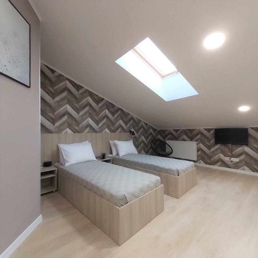 Two-Bedroom Apartment Near Forum לבוב מראה חיצוני תמונה
